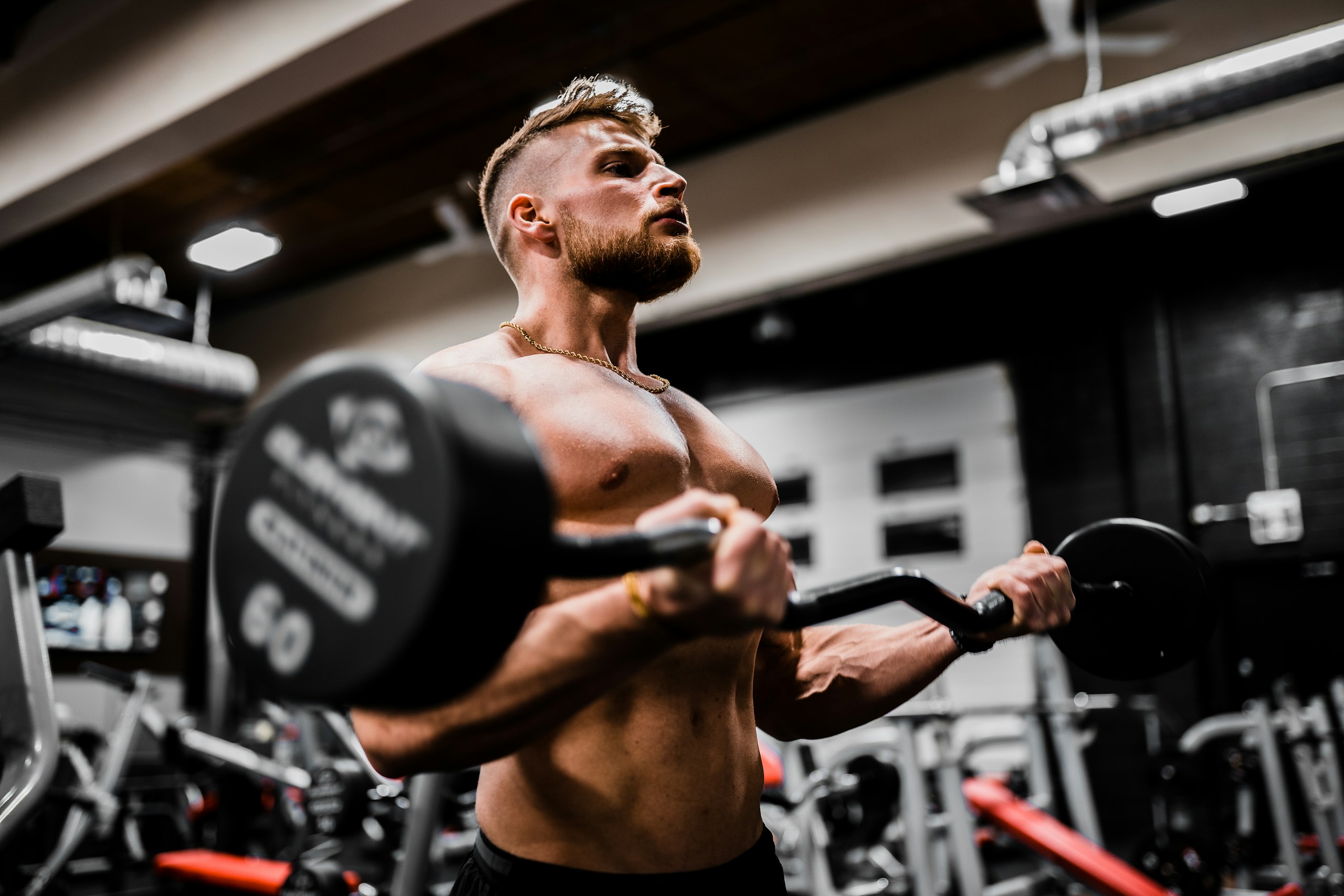 Bodybuilder and online coach @Crowtersix working out at a gym!

Instagram: @VisualsByRoyalZ